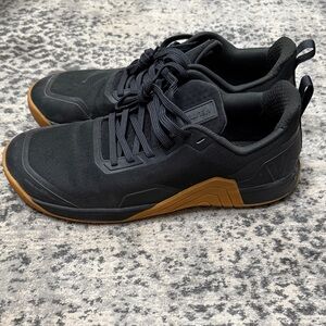 Black and Brown Men's Shoes veletes